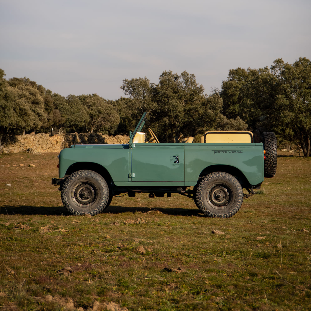 SANTANA LAND ROVER 88